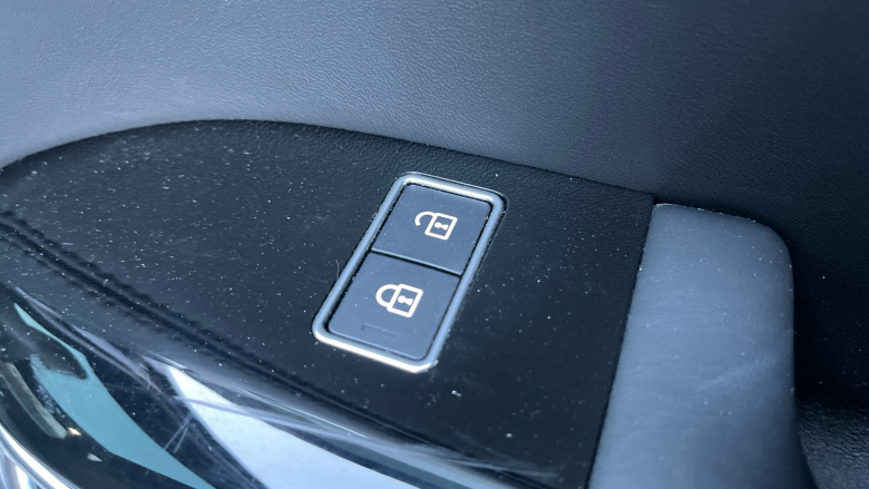 Land Rover Range Rover Sport 3.0 D300 HSE Dynamic Black 5dr Auto Diesel Estate